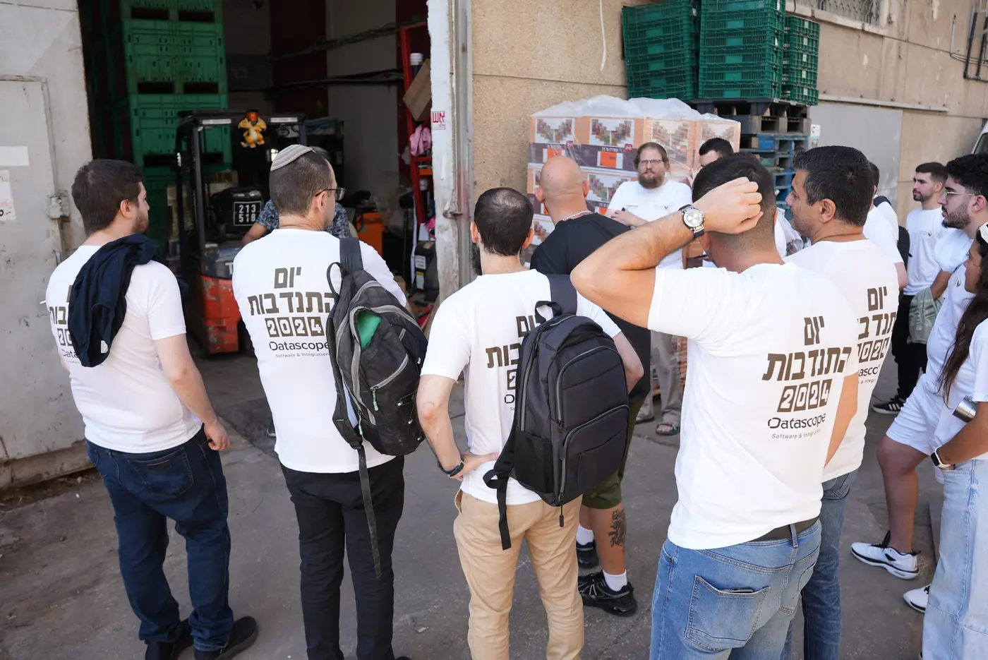 מתנדבים וקבוצות מתנדבים