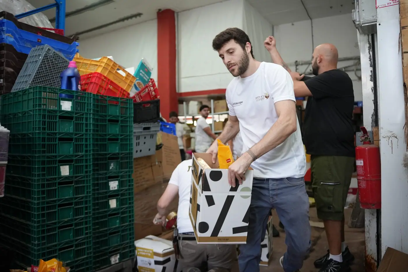 המרכז הלוגיסטי: מחסן, פריקה ומלגזות